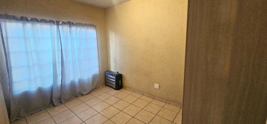 To Let 2 Bedroom Property for Rent in Waterval East North West